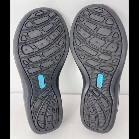 BZEES Desire Crisscross Platform Wedge Black Sandal Women’s Size 6.5M. - Picture 14 of 15